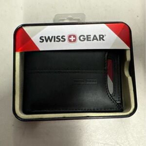 SWISSGEAR Men’s Delmont Slimfold Wallet Black RFID Blocking Leather Card Holder